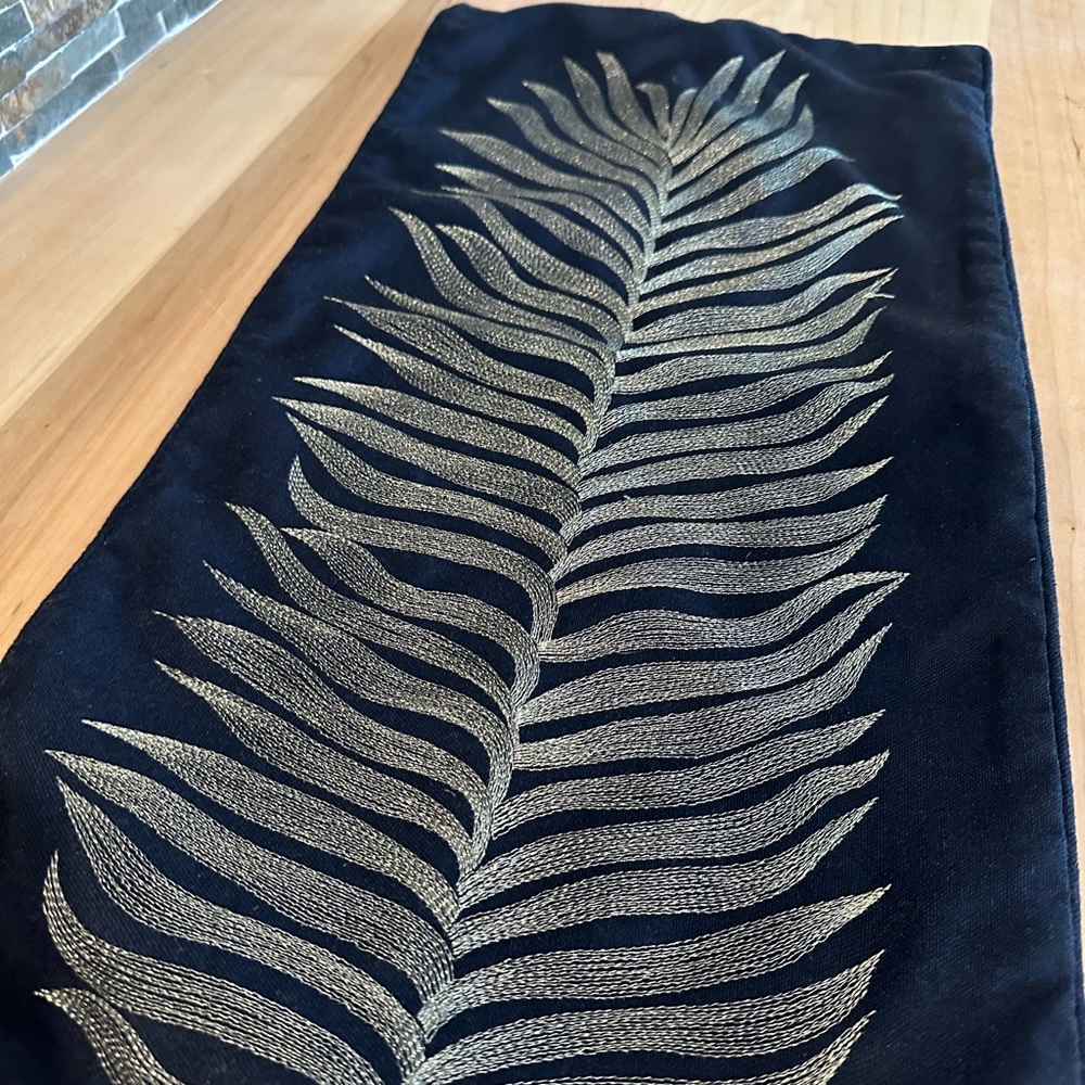 Decorative pillow coverings